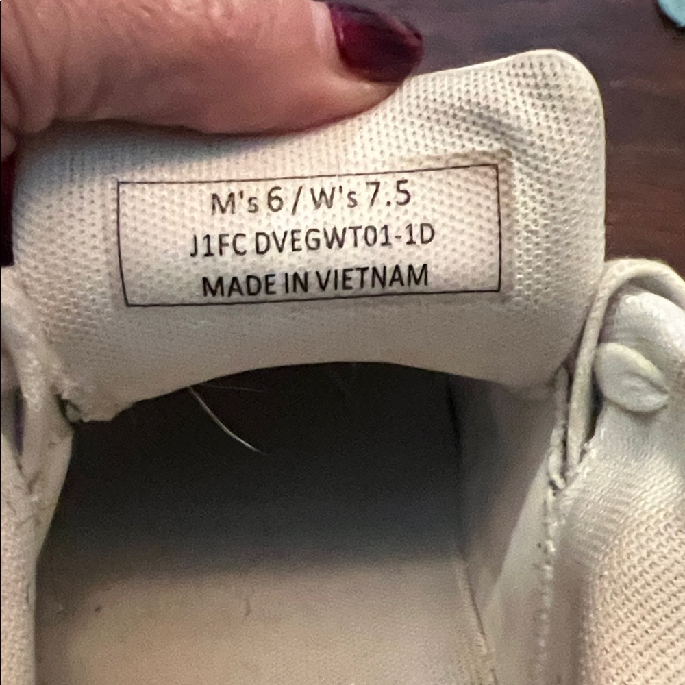 Kizik Women's White Sneakers - Picture 6 of 6